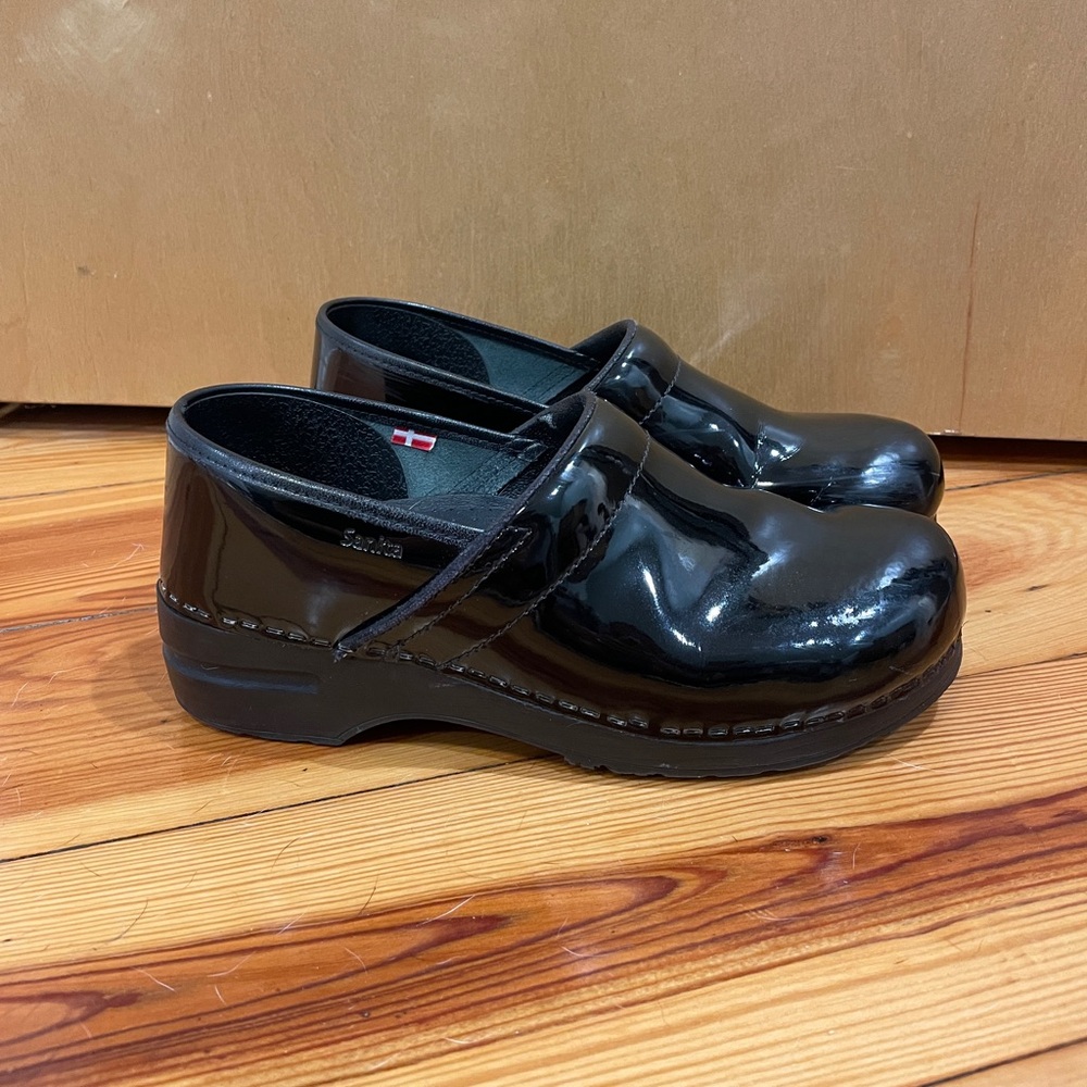 Sanita Black Clogs 41 Narrow